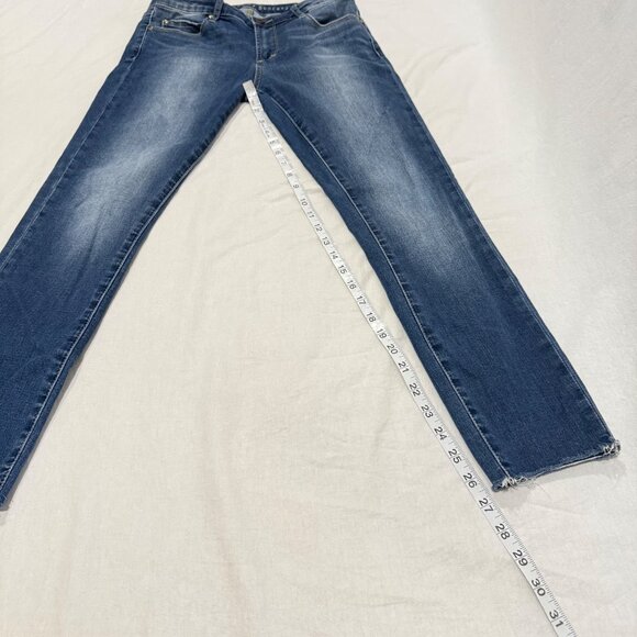 Articles of Society Carly Raw Hem Cropped Jeans in Jefferson City Wash Size 27 - Picture 9 of 10